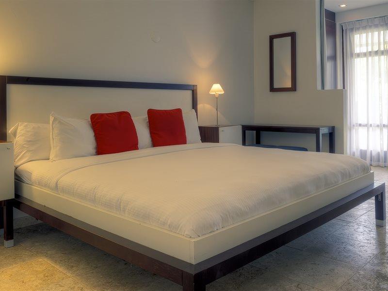 ฟลอริส สวีท โฮเต็ล - สปา แอนด์ บีช คลับ Hotel Piscadera Bay ภายนอก รูปภาพ